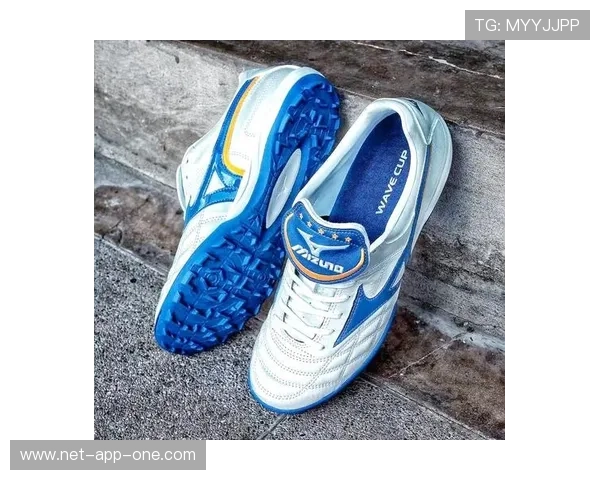 足球球星如何定制专属鞋子提升场上表现与个人风格 足球球星如何定制专属鞋子提升场上表现与个人风格