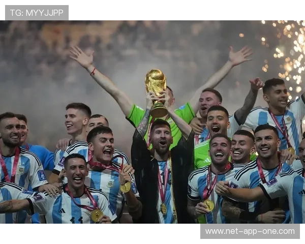 阿根廷足球传奇球星壁纸,感受世界杯冠军风采与激情四溢的绿茵场景 阿根廷足球传奇球星壁纸,感受世界杯冠军风采与激情四溢的绿茵场景